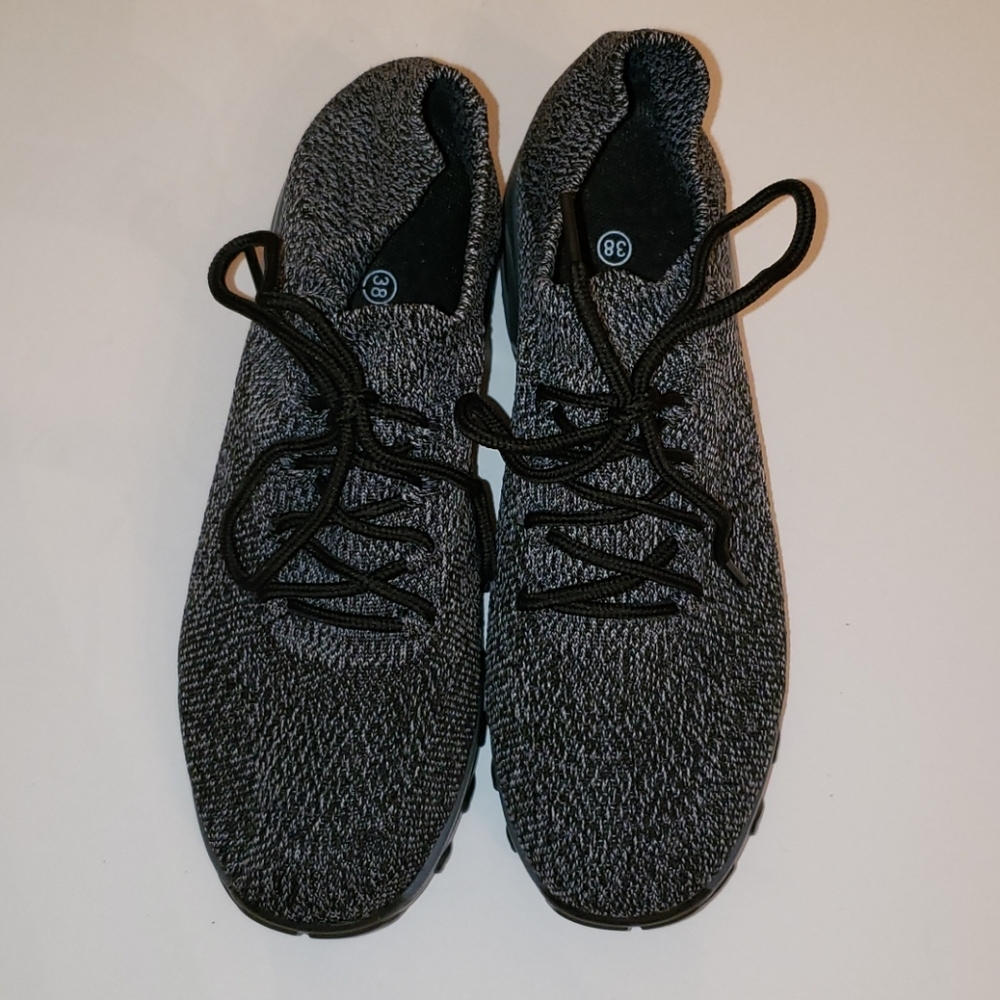 New Sneaker - Picture 4 of 5